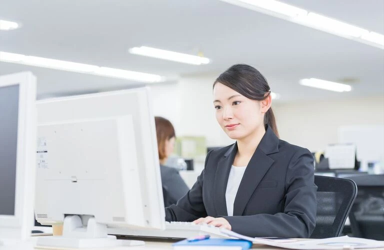 女性スタッフの求人 | 宮城県仙台市で建築の求人なら大日本翼工芸会株式会社